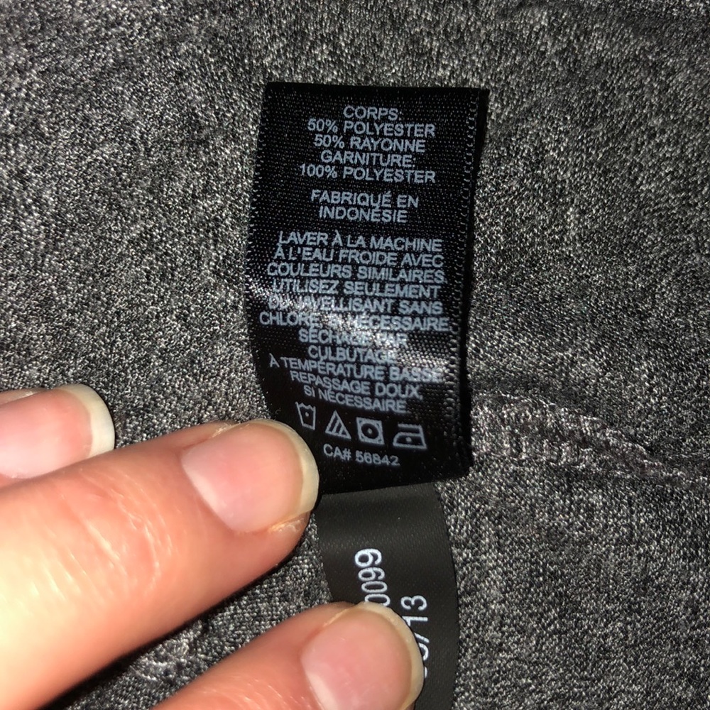 EXPRESS Women’s Razor Back Tanktop - Picture 5 of 5